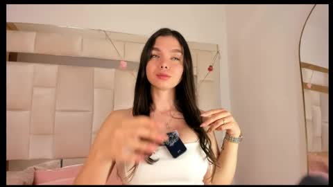 isabella_gomez11 online show from 06/06/26, 11:31
