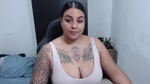 Snapshot of isabella_hots chatting on 02/14/25, 03:36 estefania online show from 02/14/25, 03:36