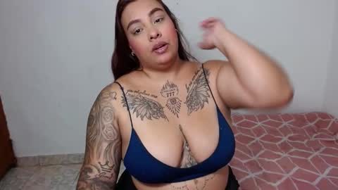 Snapshot of isabella_hots chatting on 10/11/25, 09:41 estefania online show from 10/11/25, 09:41