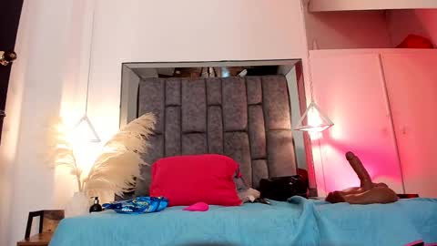  Isabel Lopez online show from 02/16/25, 12:43