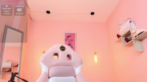 Snapshot of isabella_mendez_1 chatting on 01/09/26, 01:14 Isa online show from 01/09/26, 01:14