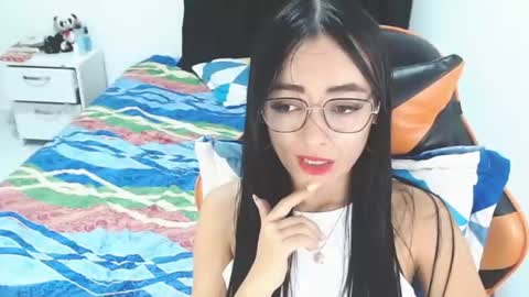 Snapshot of isabella_piercee chatting on 06/20/26, 12:25 isabella_piercee online show from 06/20/26, 12:25