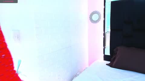 Isabella Your Queen  online show from 01/04/25, 01:10