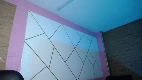 isabella_roseee online show from 11/12/25, 09:25