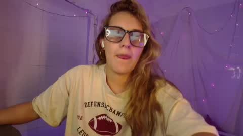 Snapshot of isabella_rross chatting on 02/03/26, 11:43 Isabella Rros online show from 02/03/26, 11:43