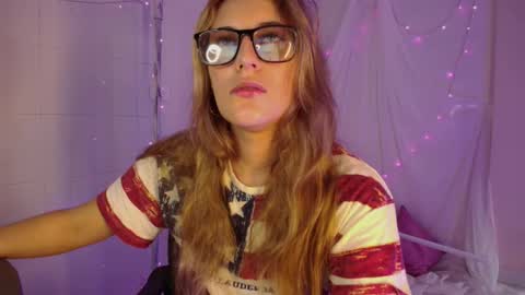 Snapshot of isabella_rross chatting on 02/15/26, 01:20 Isabella Rros online show from 02/15/26, 01:20