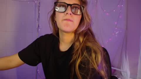 Snapshot of isabella_rross chatting on 02/16/26, 07:10 Isabella Rros online show from 02/16/26, 07:10