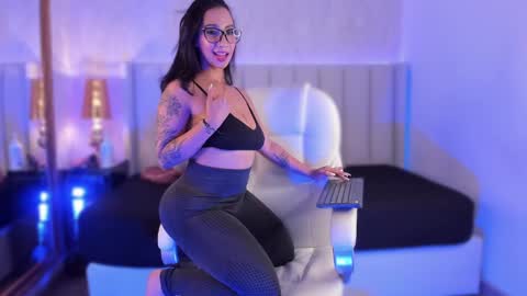Isa  online show from 12/05/24, 12:41