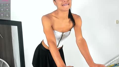 Isabella online show from 03/08/25, 10:45