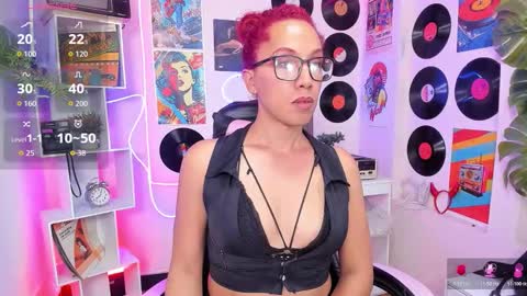 Snapshot of isabella_star_ chatting on 02/08/26, 11:46 Camila online show from 02/08/26, 11:46