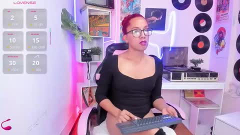 Snapshot of isabella_star_ chatting on 02/10/26, 11:58 Camila online show from 02/10/26, 11:58