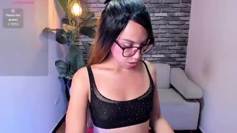 Snapshot of isabella_star_ chatting on 04/27/26, 11:41 Camila online show from 04/27/26, 11:41