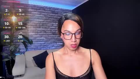Snapshot of isabella_star_ chatting on 05/20/26, 11:27 Camila online show from 05/20/26, 11:27