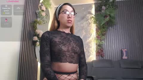 Snapshot of isabella_star_ chatting on 05/26/26, 11:39 Camila online show from 05/26/26, 11:39