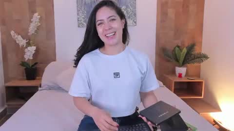 isabella_winkler online show from 06/15/26, 12:07