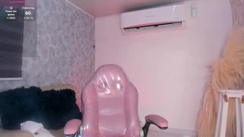 isabellaa23 online show from 12/14/25, 12:43