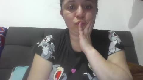Snapshot of isabellaa_hills_ chatting on 04/29/26, 03:27 isabellaa_hills_ online show from 04/29/26, 03:27