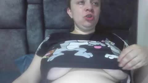 Snapshot of isabellaa_hills_ chatting on 05/06/26, 04:23 isabellaa_hills_ online show from 05/06/26, 04:23