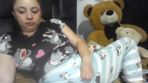 Snapshot of isabellaa_hills_ chatting on 07/05/26, 02:40 isabellaa_hills_ online show from 07/05/26, 02:40