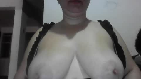 Snapshot of isabellaa_hills_ chatting on 07/14/26, 05:51 isabellaa_hills_ online show from 07/14/26, 05:51