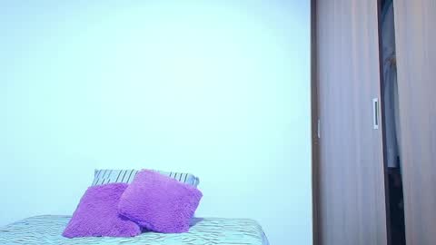 isabellaa_smith03 online show from 06/03/26, 11:02