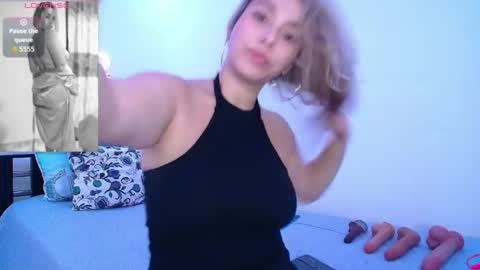 Snapshot of isabellaa_smith03 chatting on 07/18/26, 01:21 isabellaa_smith03 online show from 07/18/26, 01:21