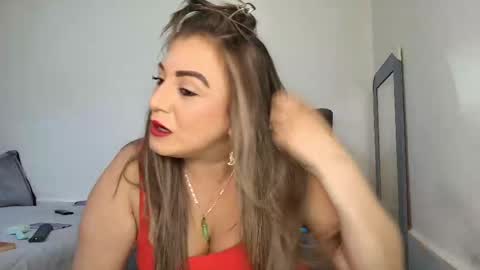 Snapshot of isabellaagarcia chatting on 04/25/26, 07:33 Isabella online show from 04/25/26, 07:33