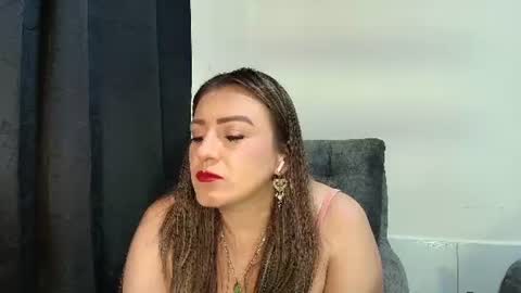 Snapshot of isabellaagarcia chatting on 07/15/26, 03:34 Isabella online show from 07/15/26, 03:34