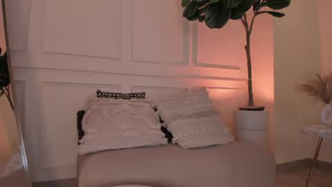 Snapshot of isabellaalen chatting on 06/24/26, 12:53 Isabella online show from 06/24/26, 12:53