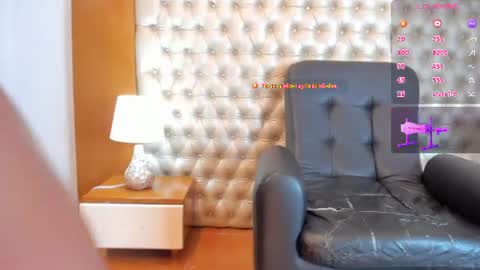 Snapshot of isabellaalux_ chatting on 06/30/26, 09:38 isabellaalux_ online show from 06/30/26, 09:38