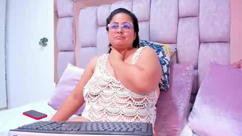 Isabella  online show from 03/15/26, 05:35