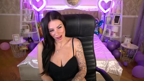 Snapshot of isabellafoxyy chatting on 01/31/25, 04:48 Marina online show from 01/31/25, 04:48