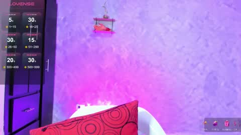 Instagram soybella01  online show from 11/14/25, 07:12