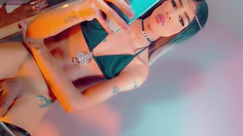 isabellagirs online show from 12/22/25, 01:19