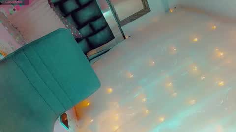 isabellagirs online show from 01/10/26, 06:26