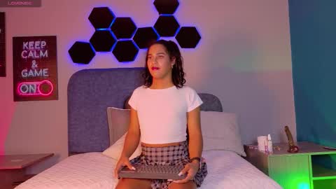 Isabella online show from 11/13/25, 12:31