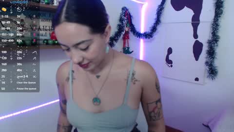 Snapshot of isabellakoff chatting on 12/17/24, 12:00 Tati - online show from 12/17/24, 12:00