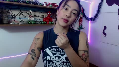 Snapshot of isabellakoff chatting on 12/27/24, 12:01 Tati - online show from 12/27/24, 12:01