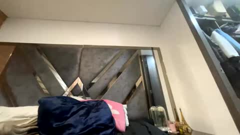 Isabella.. back again  online show from 10/07/25, 05:37