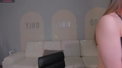 Isabella Moretti online show from 07/25/26, 04:10