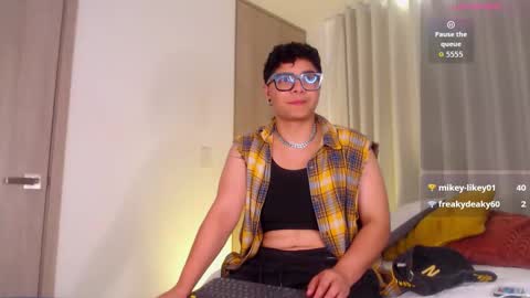 Isabella Mout  online show from 02/26/26, 03:55