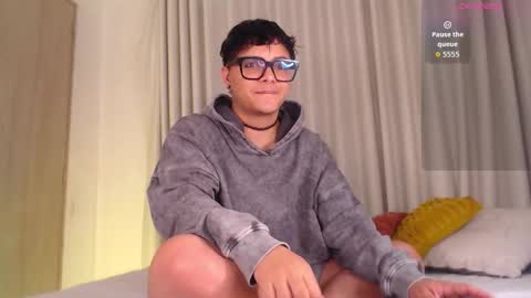 Isabella Mout  online show from 02/28/26, 11:44