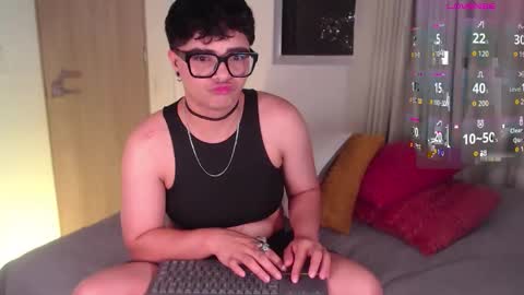 Isabella Mout  online show from 03/21/26, 02:05