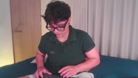 Isabella Mout  online show from 04/18/26, 01:20