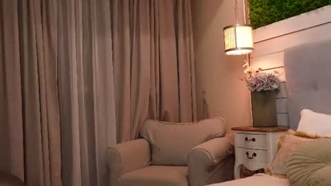Snapshot of isabellamyst chatting on 06/11/26, 12:32 IsabellaMyst online show from 06/11/26, 12:32