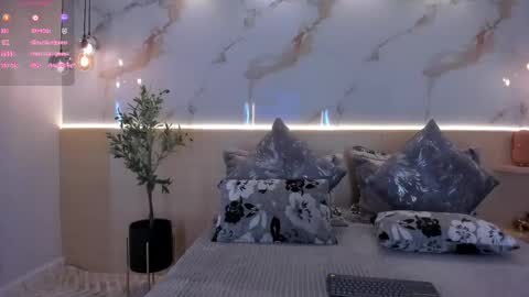    online show from 10/01/25, 11:49