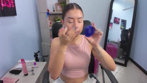 Snapshot of isabellasummer_ chatting on 05/05/26, 01:52 isebella online show from 05/05/26, 01:52