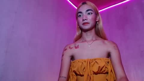 isabellatx online show from 04/17/26, 12:30