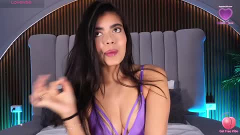 Snapshot of isabellax21 chatting on 05/28/26, 04:21 Isa online show from 05/28/26, 04:21