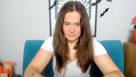 Isabell online show from 10/23/25, 01:10